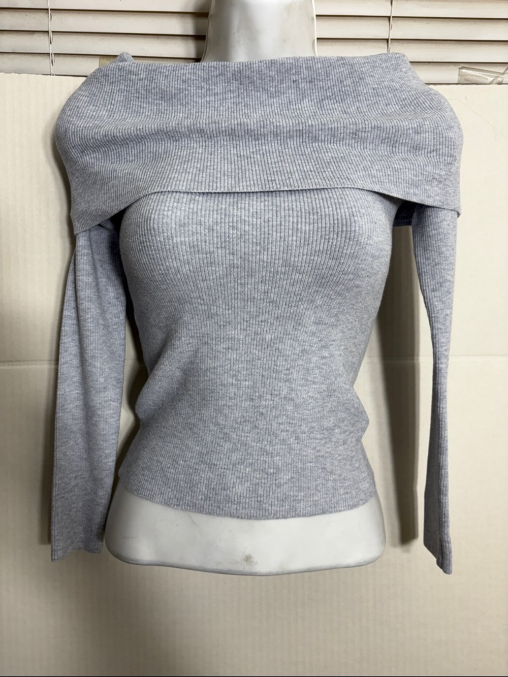 Aritzia Wilfred Heather Chrome Nola Sweater 3512